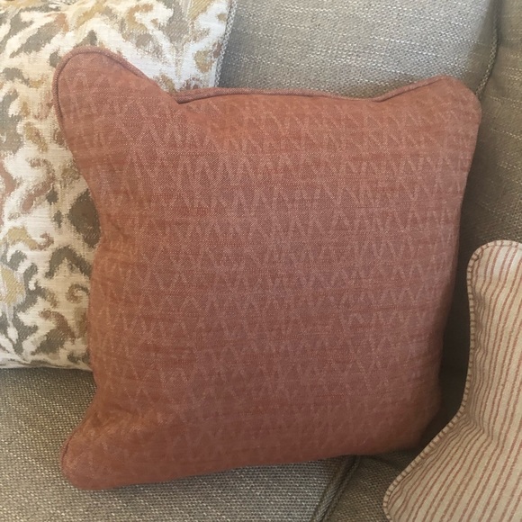 Beautiful Brand New Never Used Pillows (6) - Picture 2 of 9